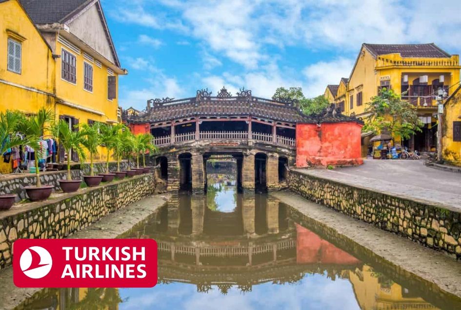 See the iconic Japanese Covered Bridge in Hoi An
