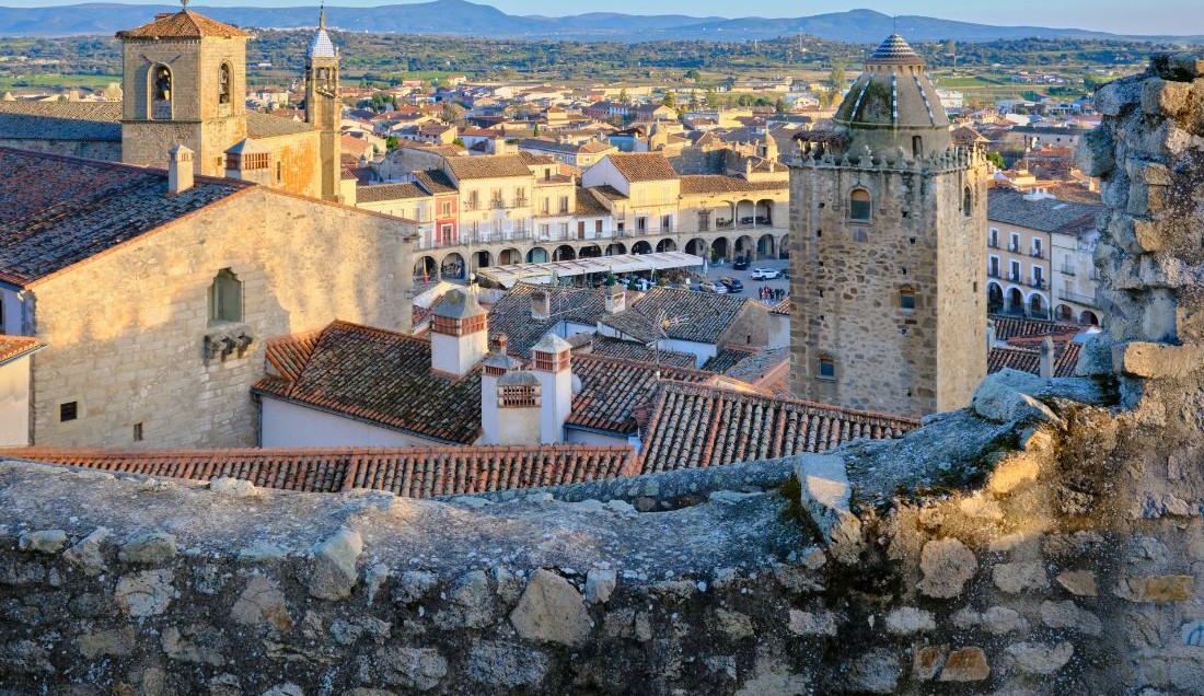 Visit the historic town of Trujillo with wine tasting included.