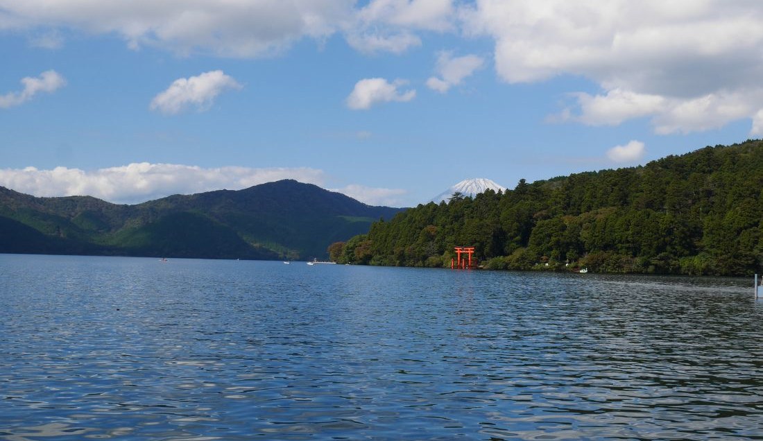 If you're fortunate, enjoy the views of Mount Fuji on Lake Ashi.