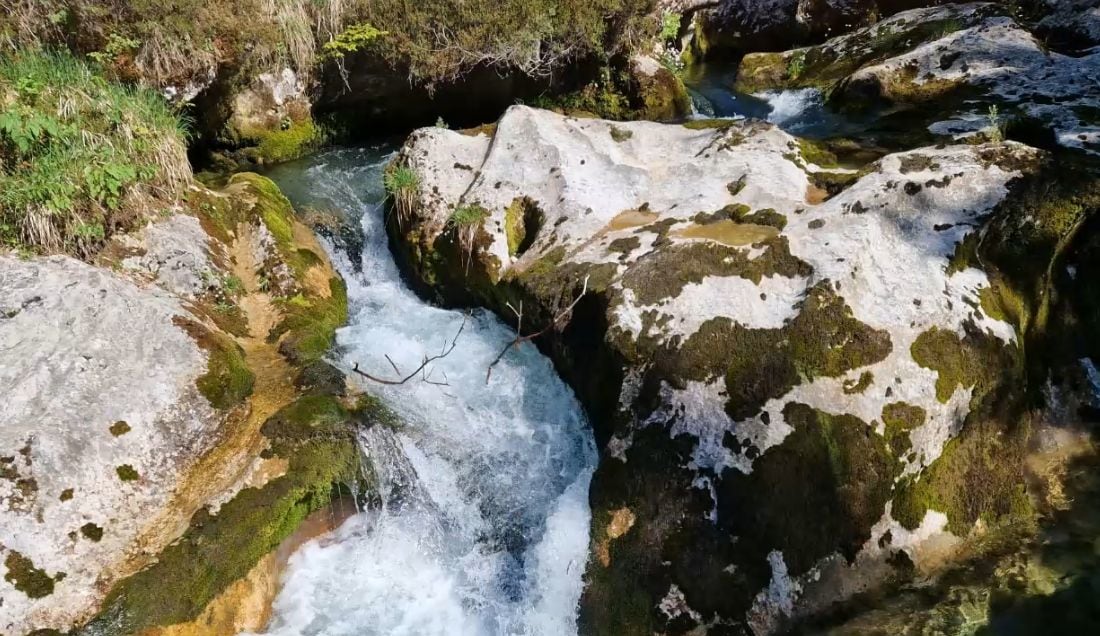 Discover the rock formations of Mostnica Gorge.