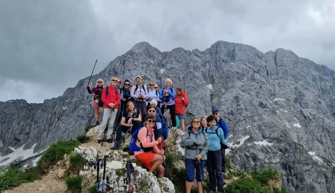Reach the ridge of Slemenova Špica.