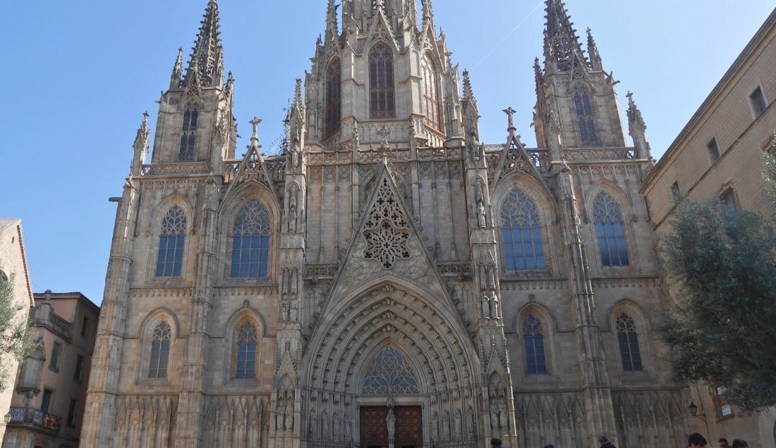 Uncover the top sights of Barcelona, including its Catherdral.